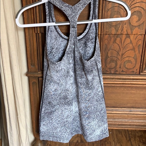 Lululemon top! - Picture 4 of 5